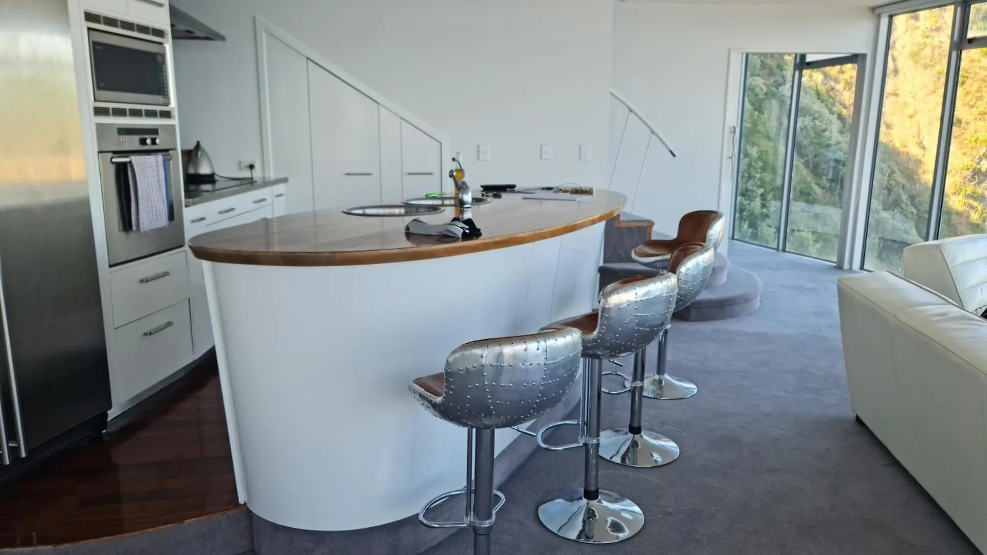 Starship Enterprise Villa Wellington New Zealand
